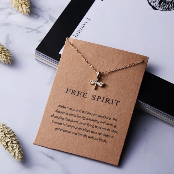 NEW Free Spirit Dragonfly Dainty Necklace - Picture 1 of 4